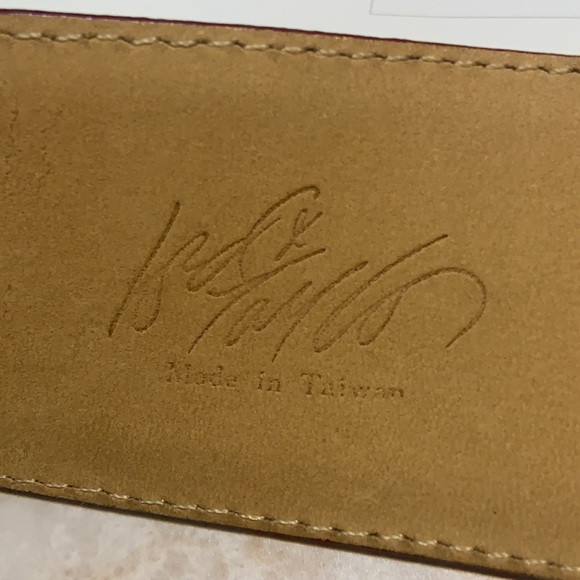 GENUINE LEATHER ‘LORD & TAYLOR’ BELT!! - Picture 5 of 9